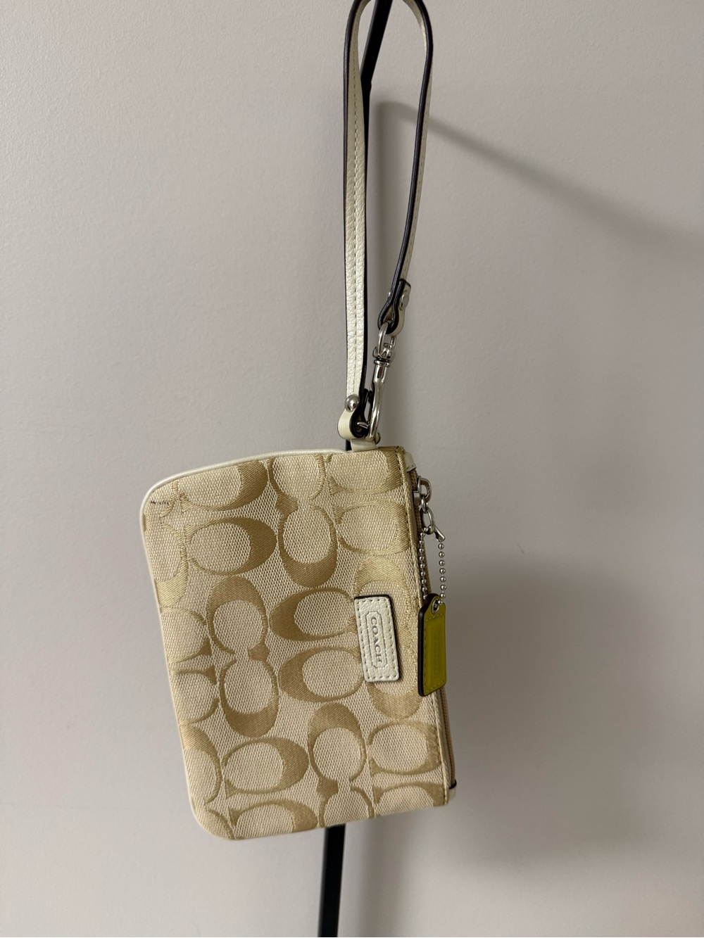 Excellent Condition Coach Beige Signature Canvas Wristlet with Cream Leather